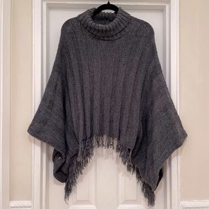 Bisou Bisou turtleneck cape